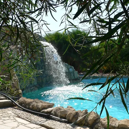 Riviera Beach 4* Girne
